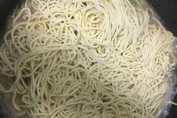 芸豆土豆五花肉焖面的做法图解3