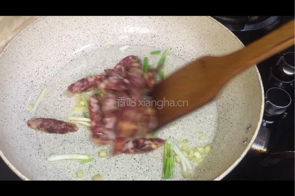 腊肠爆笋片的做法图解3