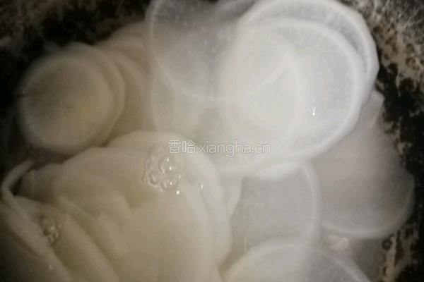 河南人冬至必吃～～萝卜馅儿水饺的做法图解5