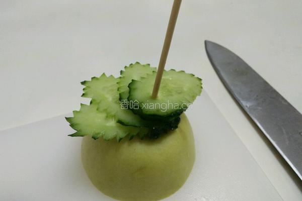 黄瓜圣诞树的做法图解4