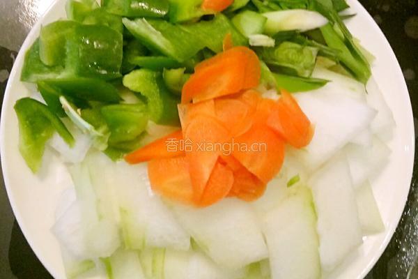 鲁菜大师蒋家菜素炒冬瓜片的做法图解2