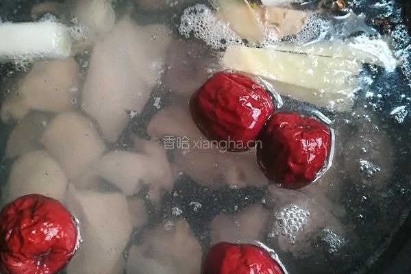 清炖鸡块的做法图解1