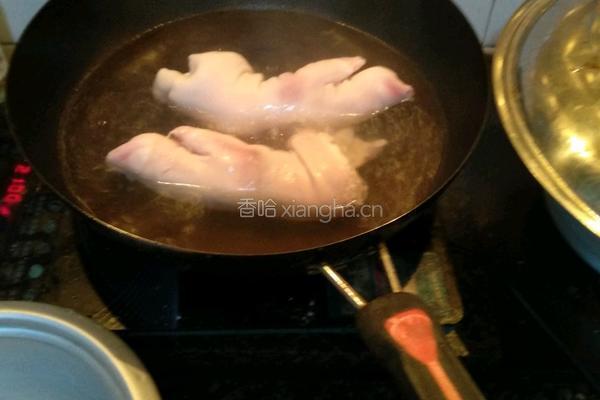 电饭锅酱猪蹄的做法图解2