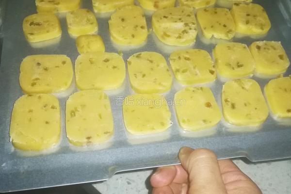 葡萄干黄油饼干的做法图解7