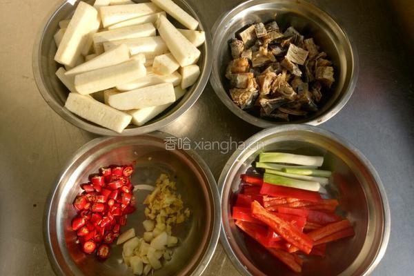 咸鱼茄子煲的做法图解2