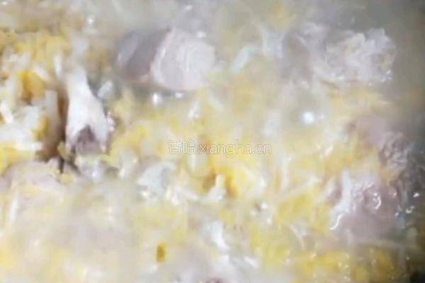大骨炖酸菜的做法图解6