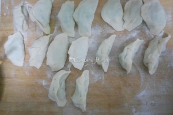 韭菜鸡蛋馅饺子的做法图解10