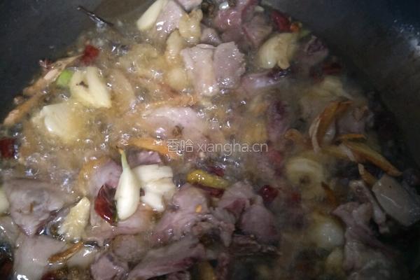 酸菜羊肉炖粉条的做法图解4