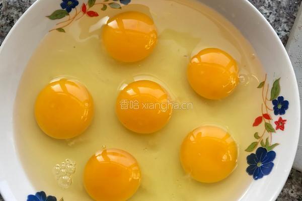 家常卧鸡蛋的做法图解1