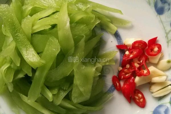 清炒莴笋的做法图解3