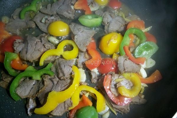 彩椒爆牛肉的做法图解7