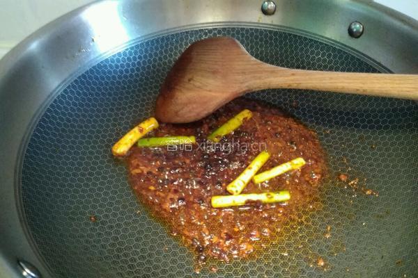 火锅底料烧魔芋的做法图解3