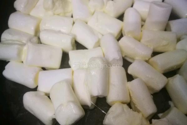 蔓越莓牛轧糖的做法图解2