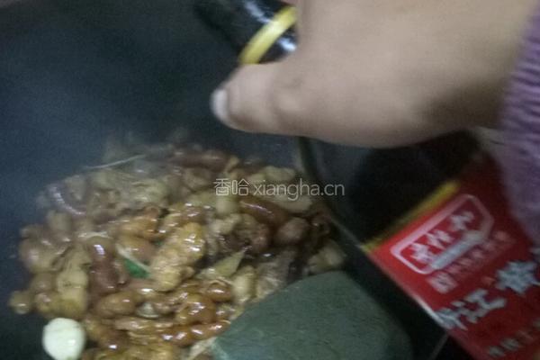 红烧酸辣猪肠的做法图解8