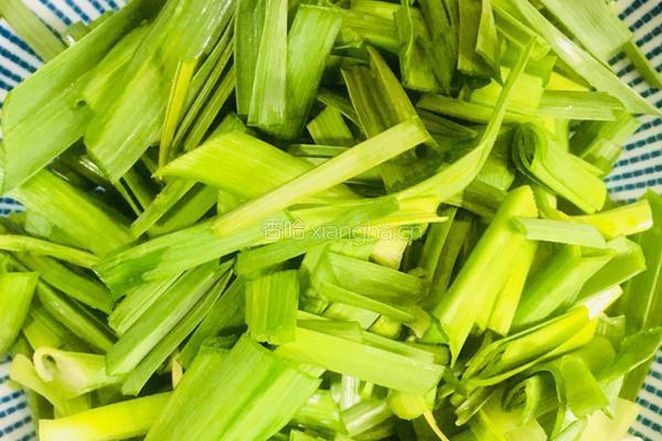 青蒜炒豆腐皮的做法图解9