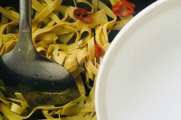 青蒜炒豆腐皮的做法图解21
