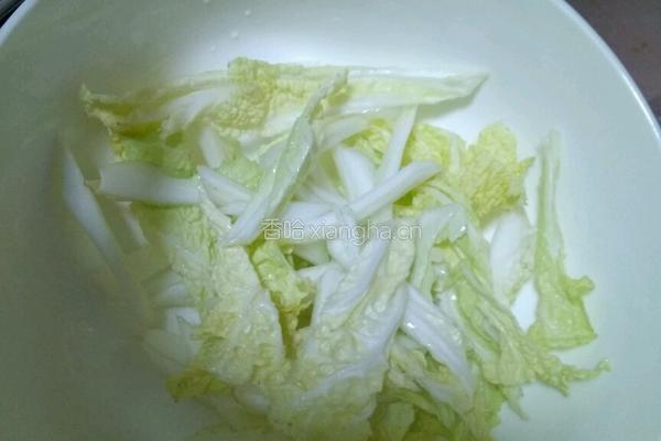 娃娃菜炒牛肉丝的做法图解1