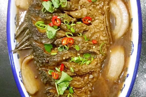 鲁菜大师蒋家菜酱烧炖鲤鱼的做法图解8