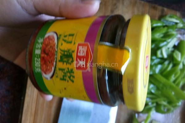 酸菜尖椒炒猪大肠的做法图解4