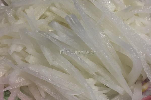 爽口凉拌萝卜丝的做法图解1
