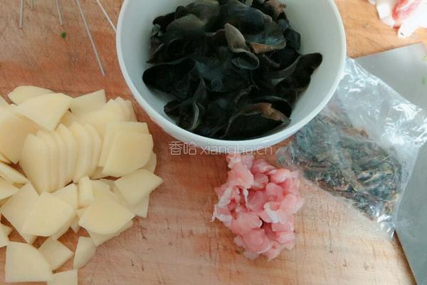 土豆海带丝汤的做法图解1