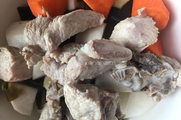 萝卜海带排骨汤的做法图解6