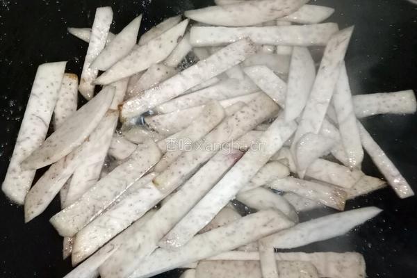洋葱炒芋头的做法图解4