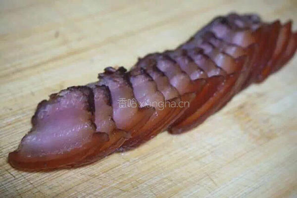 平菇尖椒炒腊肉的做法图解3