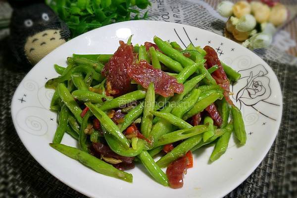 腊肠炒豆角的做法图解10