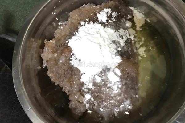 竹荪虾滑的做法图解3
