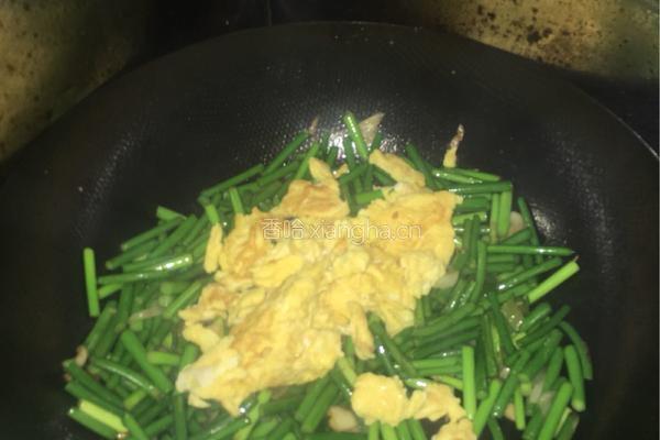蒜苔炒鸡蛋（孕期）的做法图解7