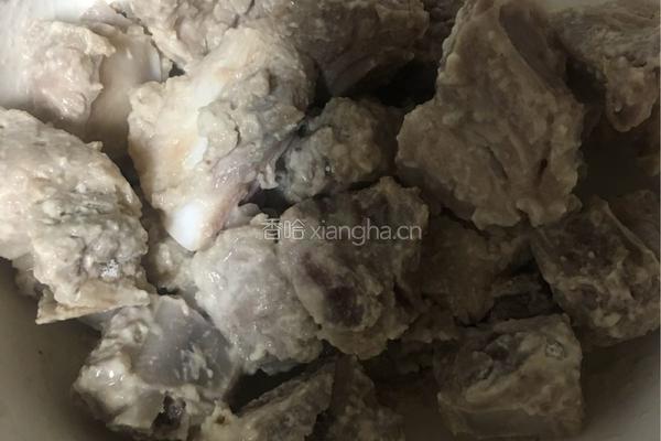 腐乳板栗烧排骨的做法图解7