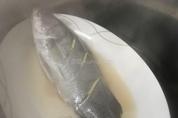 清蒸鲈鱼的做法图解9