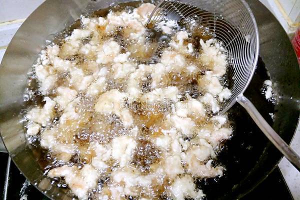 鲁菜大师孔府菜系蒋家菜腰果虾仁的做法图解3