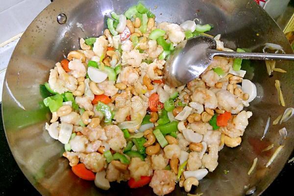 鲁菜大师孔府菜系蒋家菜腰果虾仁的做法图解7