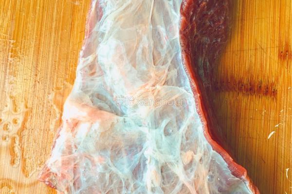 牛肉萝卜汤的做法图解2