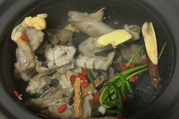 竹荪煲老母鸡汤的做法图解3