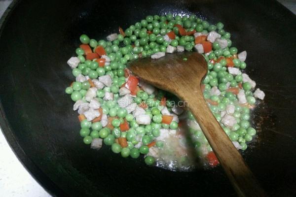 豌豆炒肉的做法图解5