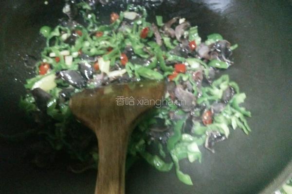 爆炒鸭肫的做法图解7