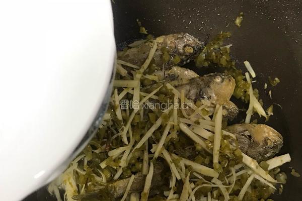 雪菜黄鱼汤的做法图解10