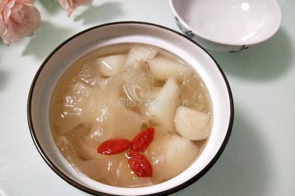 雪梨银耳羹的做法图解7