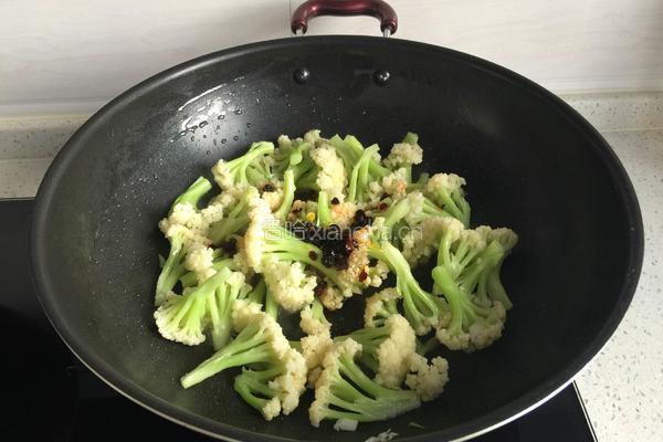 老干妈炒有机菜花的做法图解5