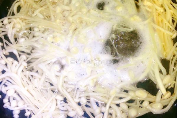 金针菇牛肉汤的做法图解3