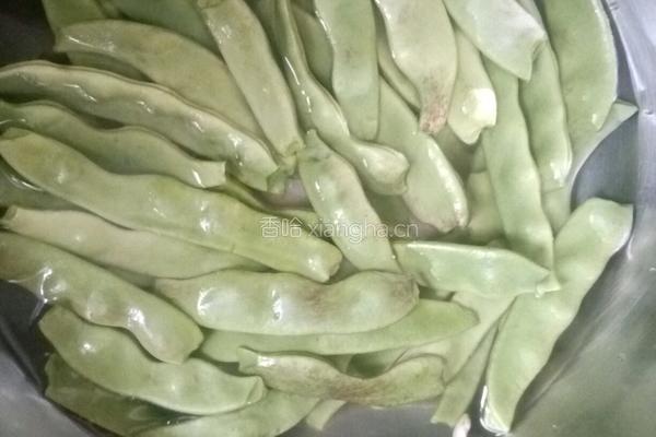 豆角窝瓜炖肉的做法图解2