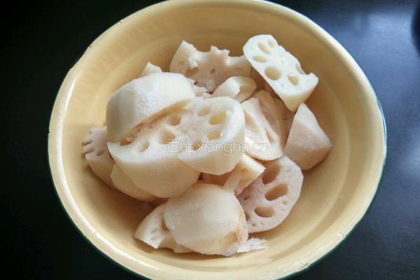 排骨藕汤的做法图解4