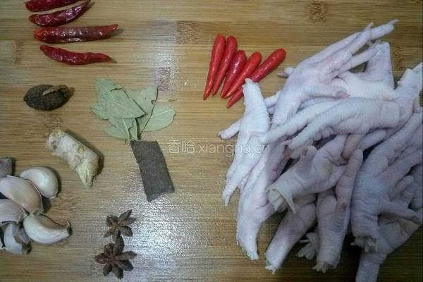 香辣凤爪的做法图解1