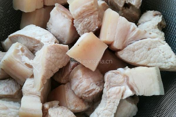 简易版电饭锅红烧肉的做法图解1