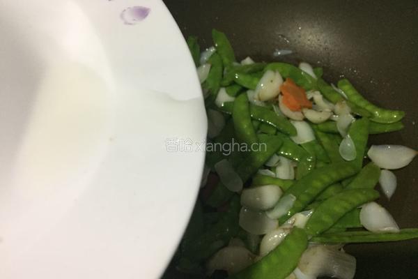 荷兰豆炒百合的做法图解7