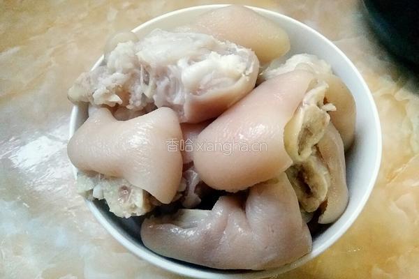 红烧玉米猪蹄的做法图解5