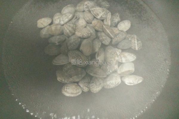 炒花哈的做法图解1